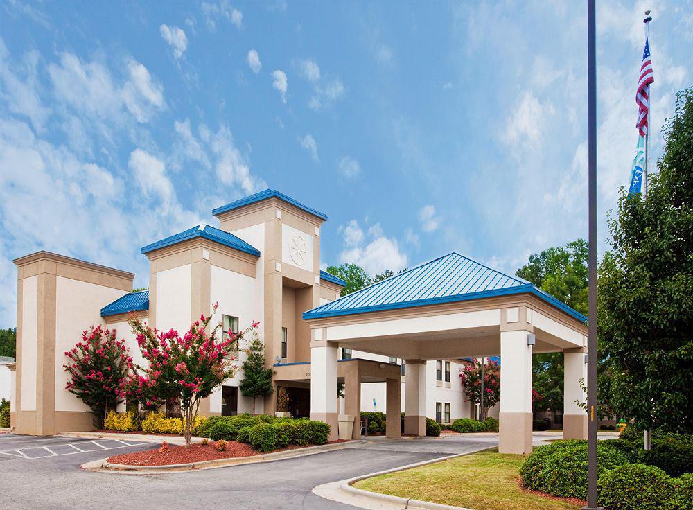 Red Roof Plus Henderson Exterior photo